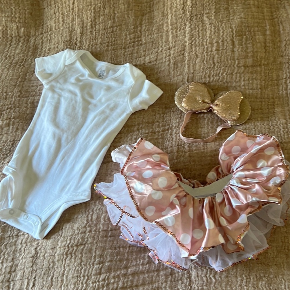 One size baby Minnie Mouse tutu and ears with 9 month onesie
